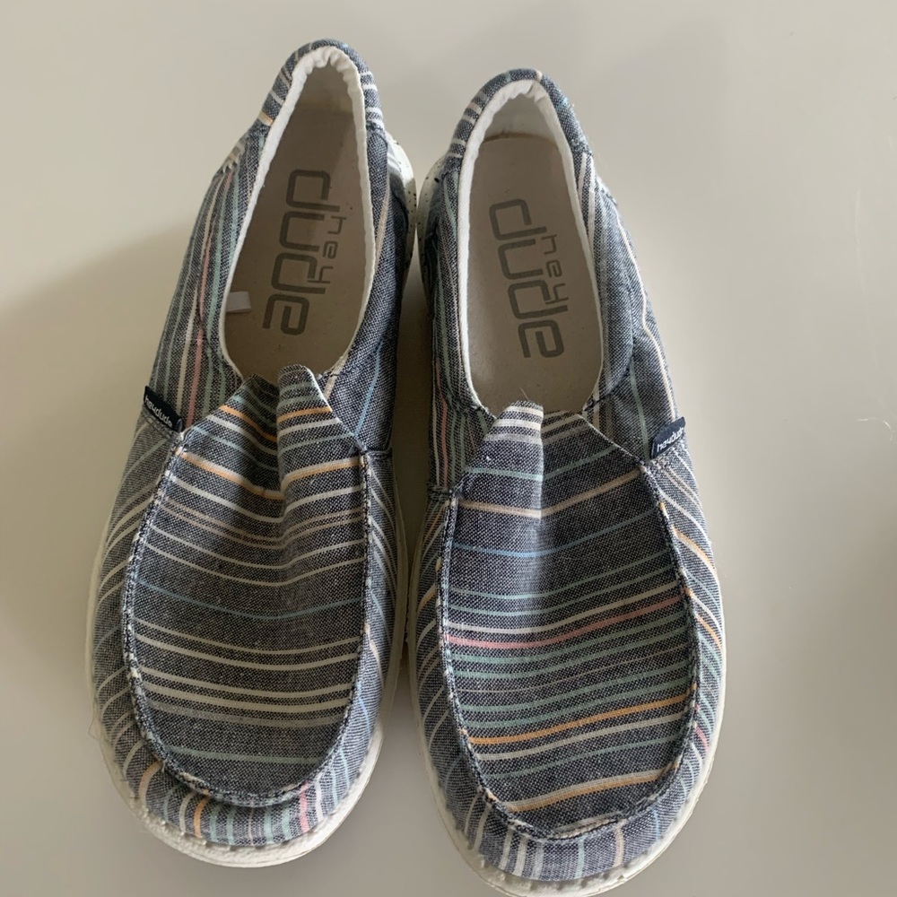 Hey Dude shoes size 9